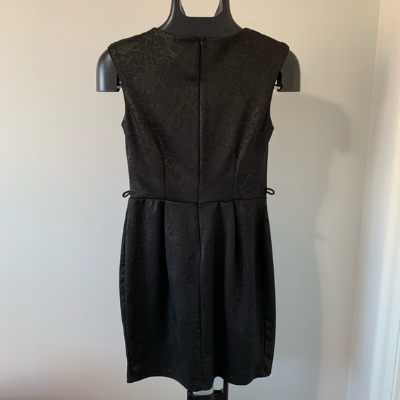 Mystic Black Flowery Dress - Picture 2 of 7